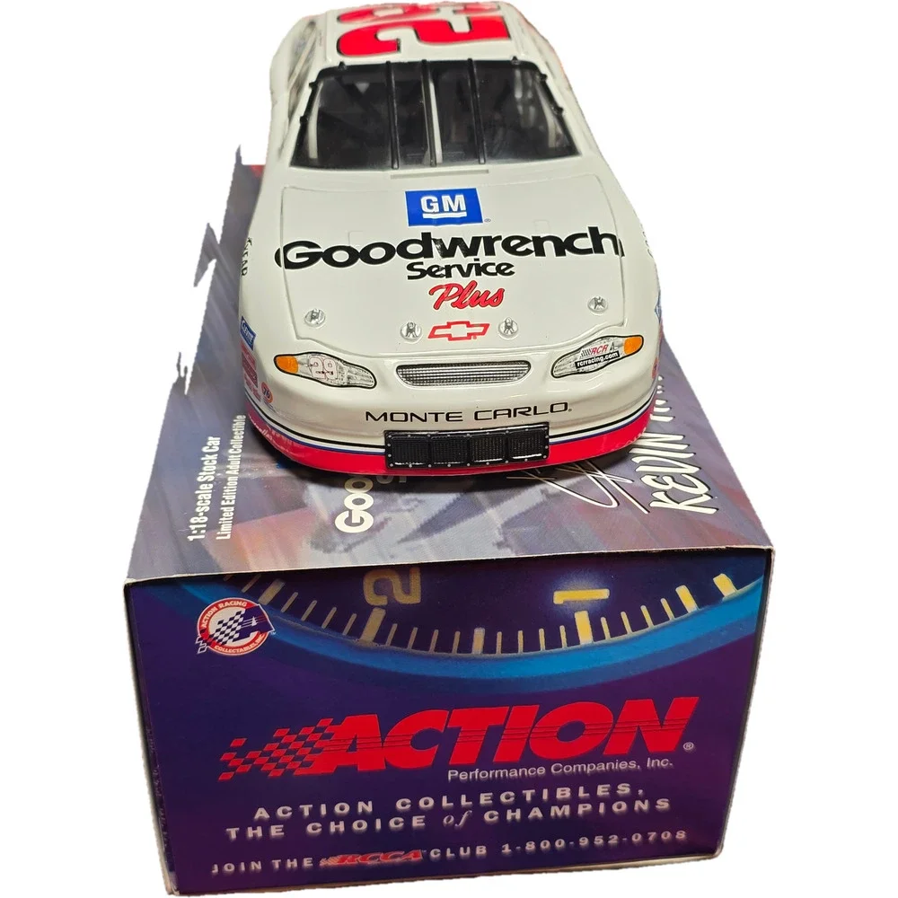 Kevin Harvick #29 GM Goodwrench Service Plus 2001 Rookie 1:18 RCCA Nascar